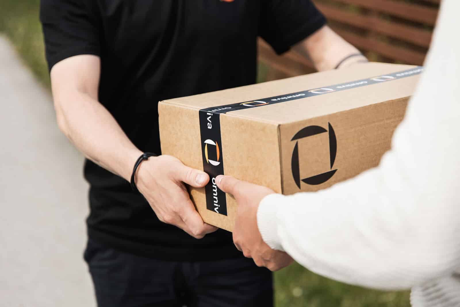 Omniva alustas Haapsalus rahvakullerite otsimist, et katsetada uut rahvatarne lahendust esimest korda ka väikelinnas. Rahvatarne on platvormitöö – võimalus teen